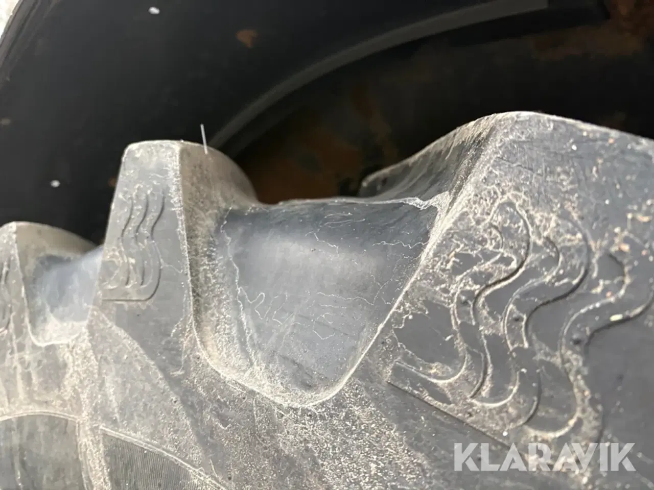 Billede 12 - Traktor Valtra T150 med frontlæsser