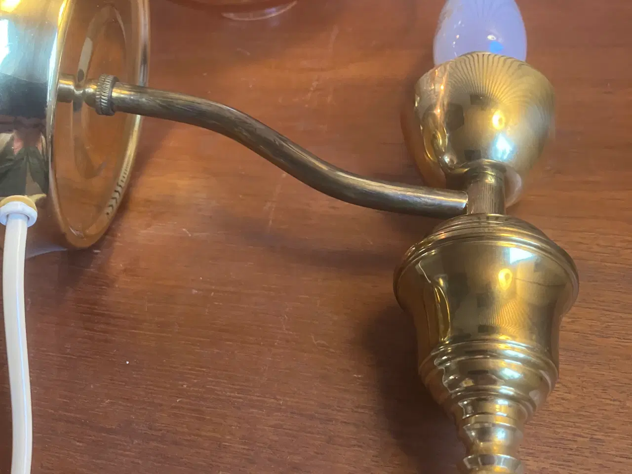 Billede 3 - Væglampe med ravfarvet glas