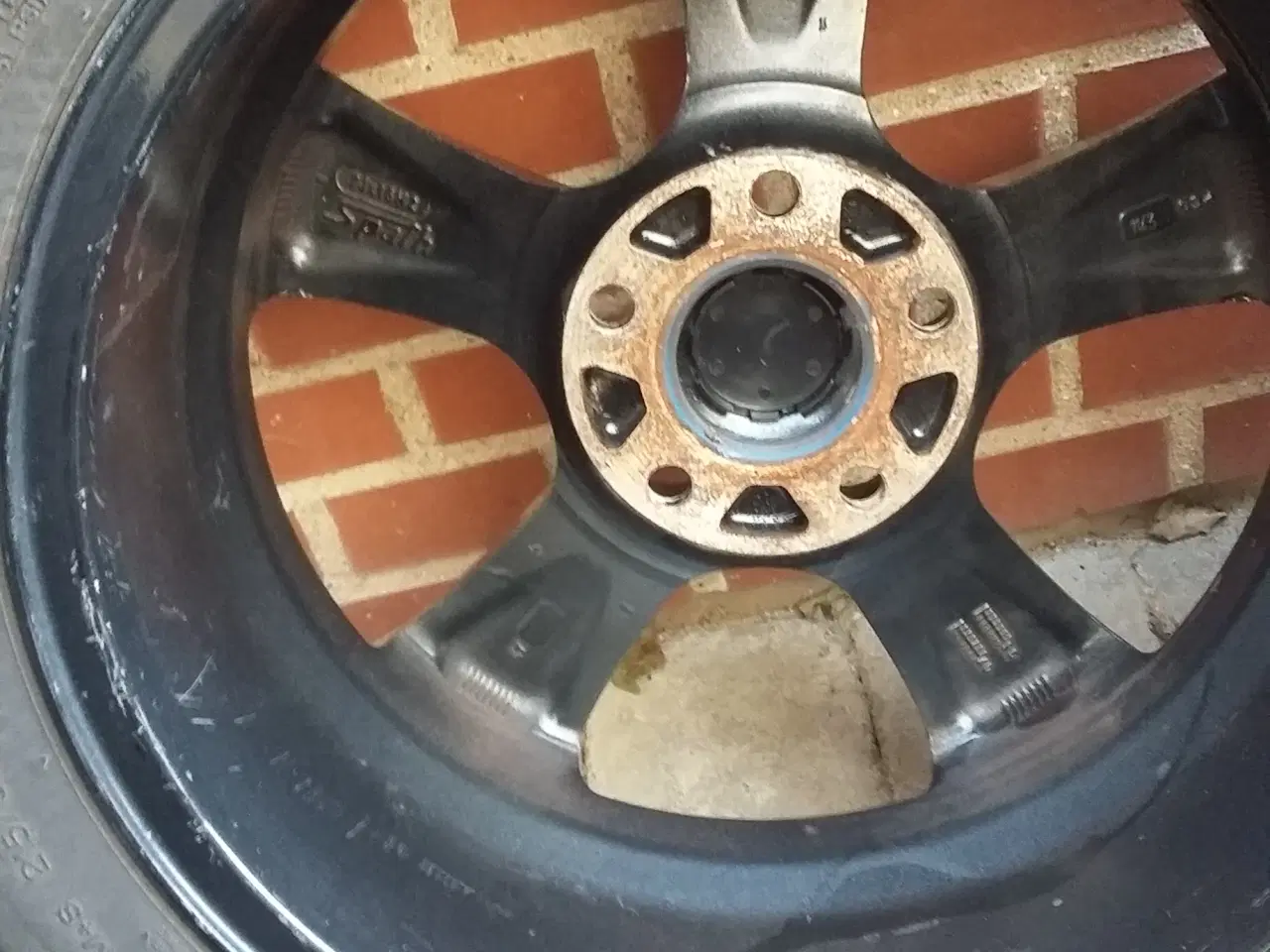 Billede 3 - Mazda, Nissan alufælge med sommerdæk.