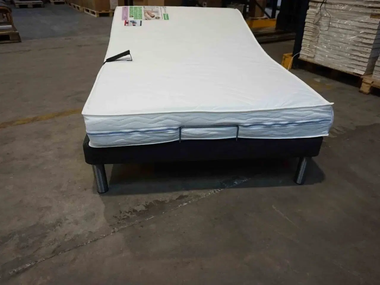 Billede 1 - Vega Elevationsseng med Supportho Comfort madras 120x200 cm