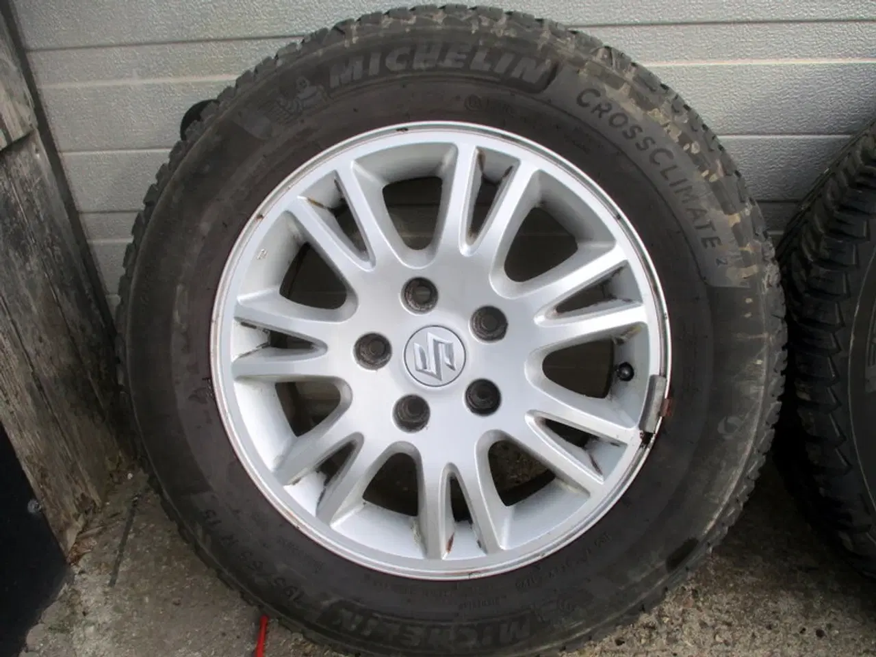 Billede 2 - 15" Suzuki 5X114,3 195/65/15" helårsdæk dot1623