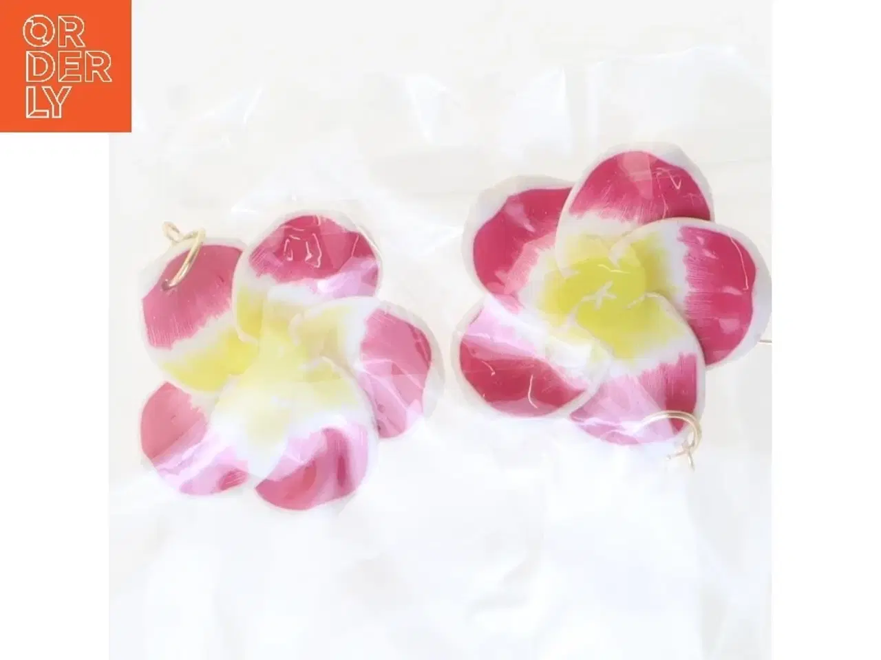 Billede 1 - Blomst formede ørestikkere (str. Ø 3,5 cm)