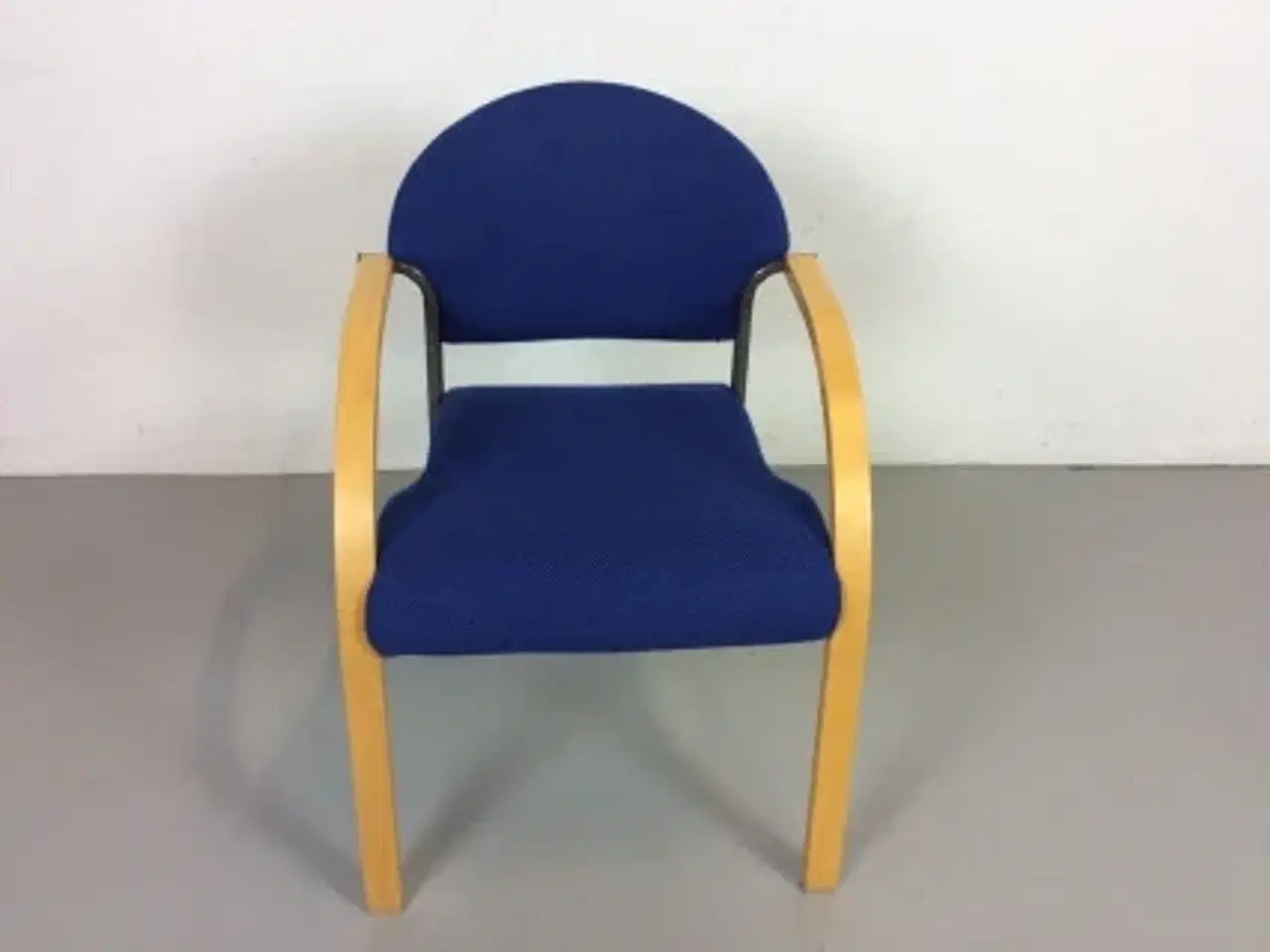 Billede 2 - Konferencestole i blå uld polstret sæde/ryg, med bøge armlæn