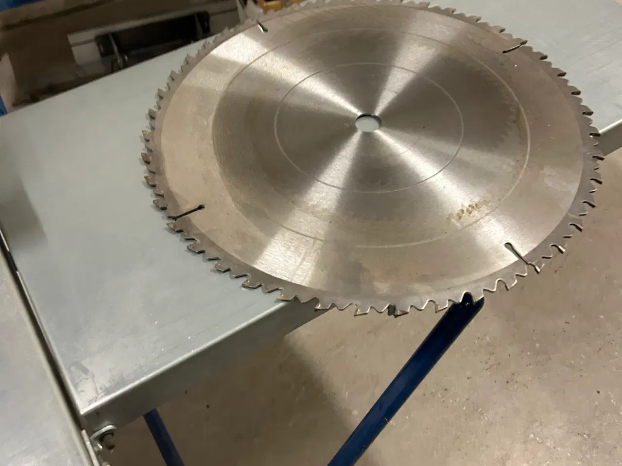 Billede 1 - Stor rundsav med bord