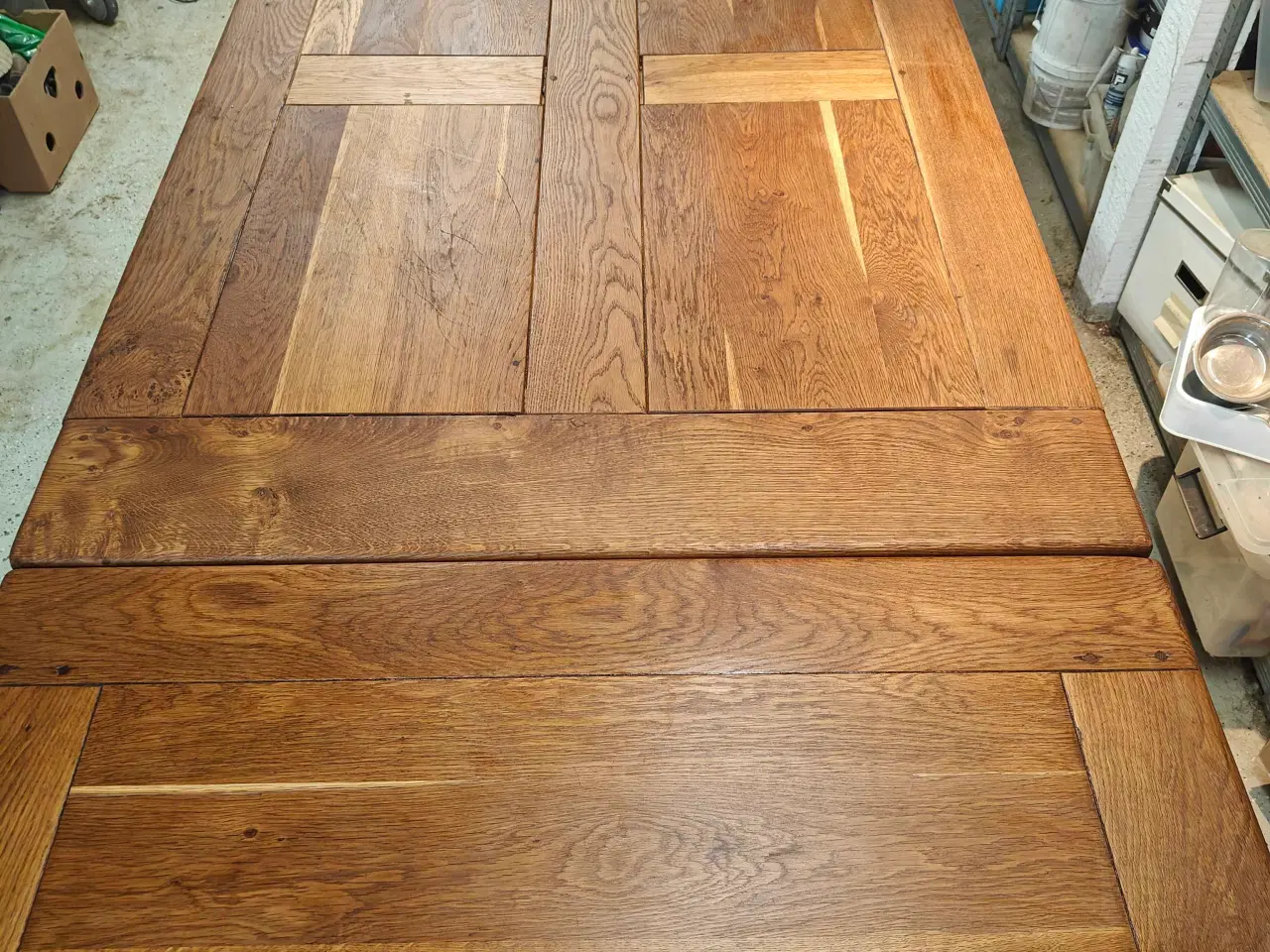 Billede 1 - Stort massivt egetræs plankebord.  