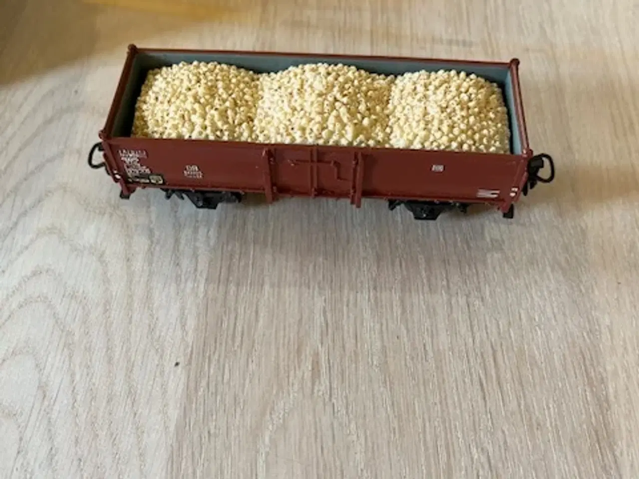 Billede 5 - Märklin togsæt med skinner, godsvogne, bro m.m.