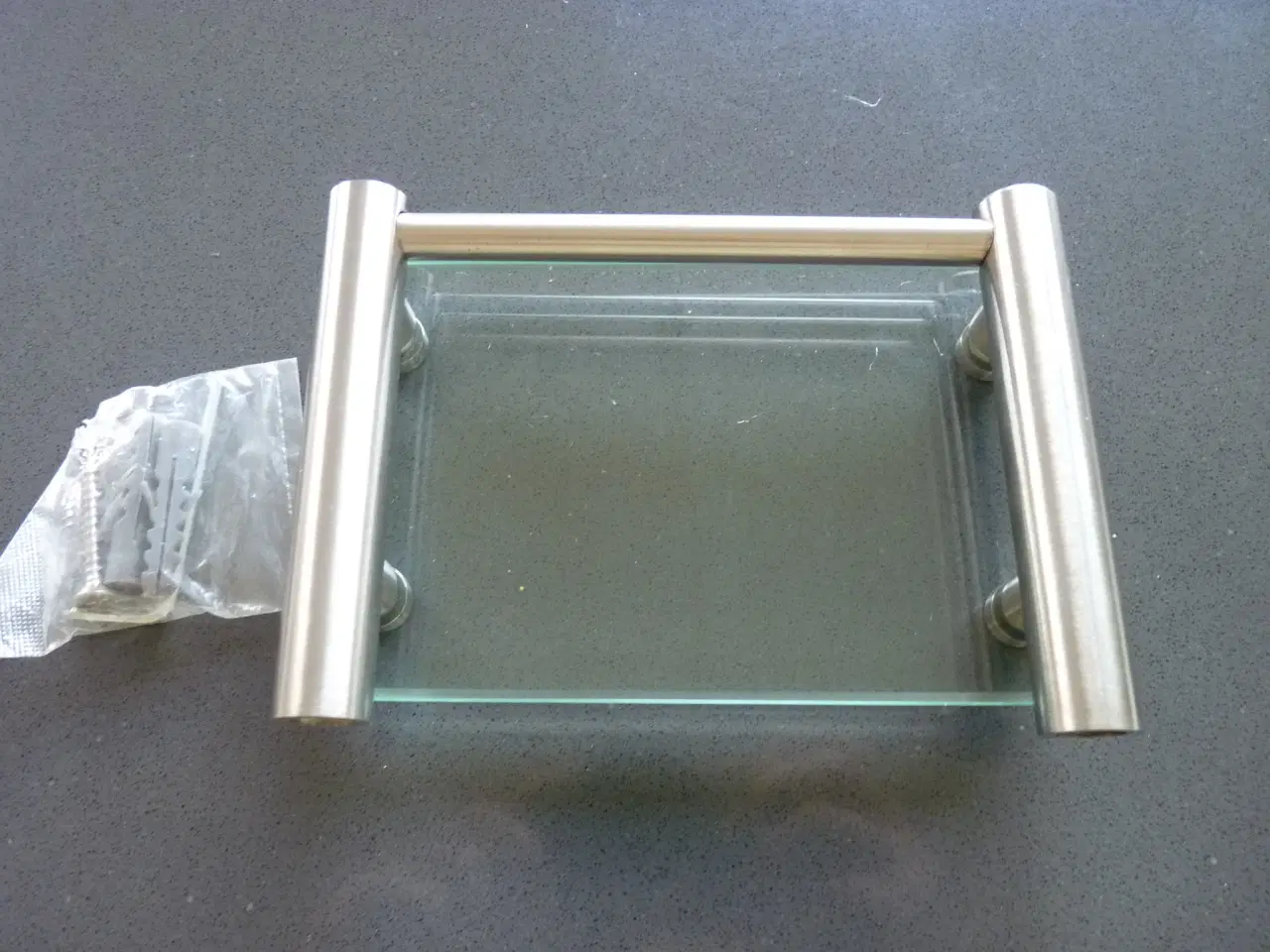 Billede 1 - Sæbeholder fra KNOX, Glas med mat rustfrit stål.
