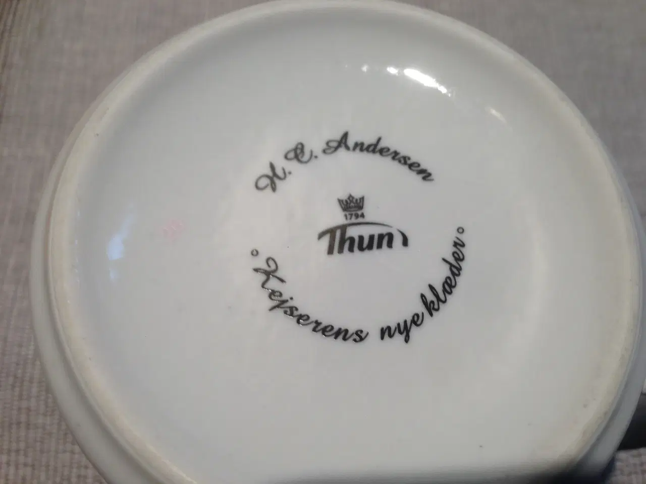 Billede 2 - Krus, Kejserens nye klæder