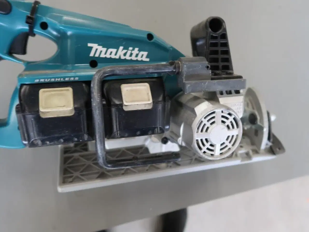 Billede 2 - Rundsav MAKITA DRS780 med 2 batterier