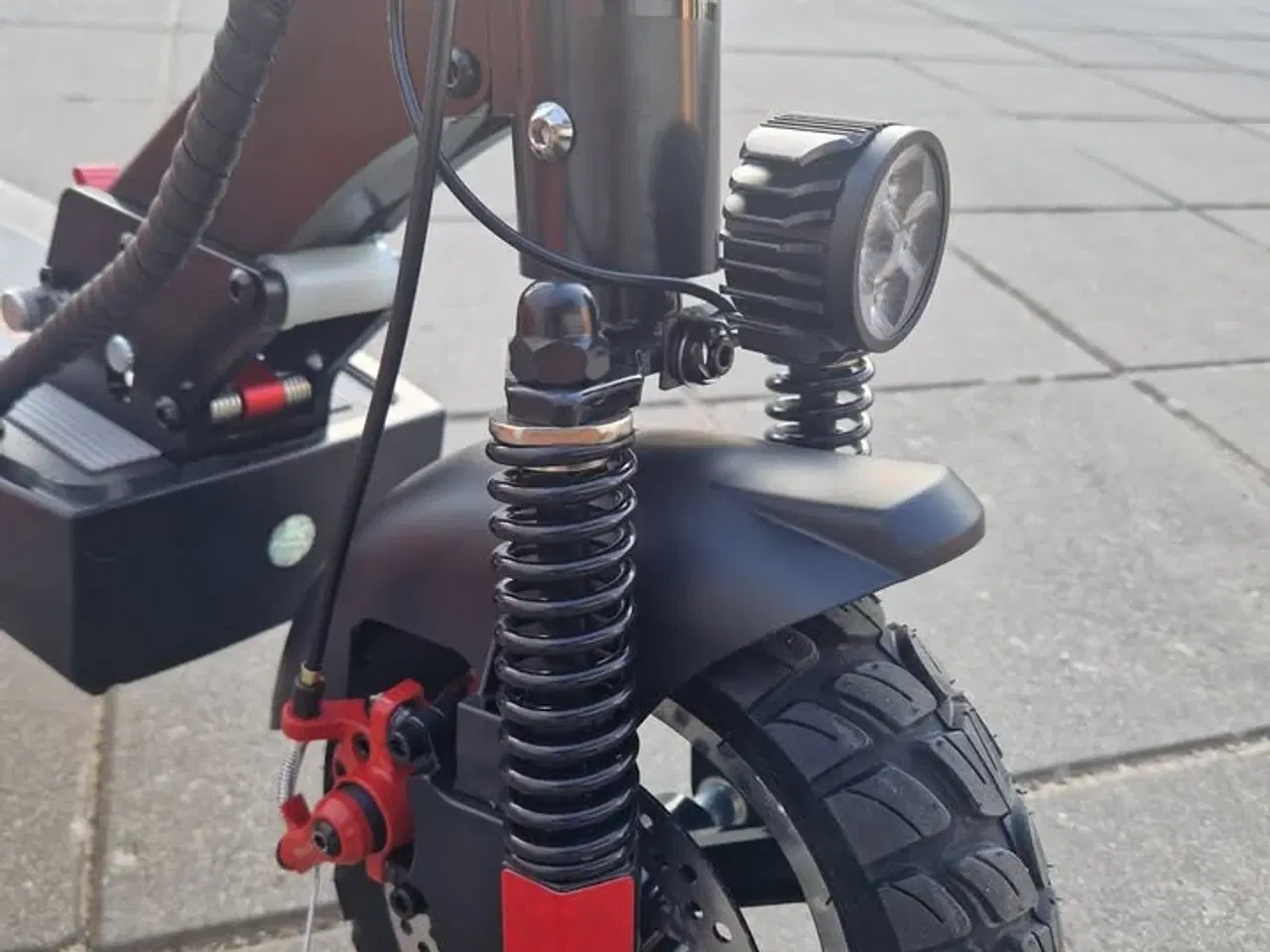 Billede 7 - 🛴 Kukirin M4 Pro – Robust el-løbehjul med sæde