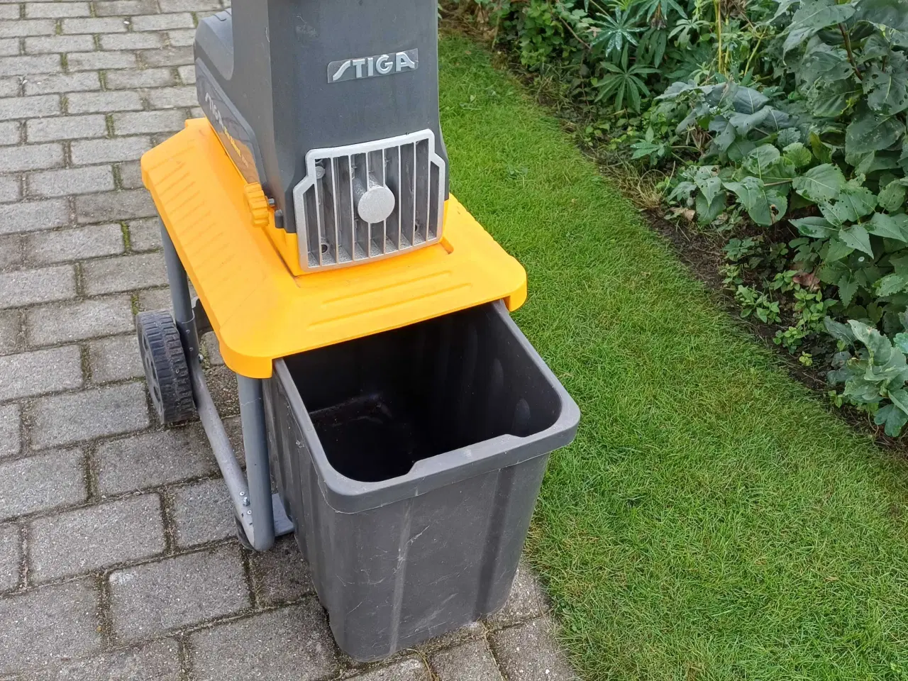 Billede 2 - Stiga kompostkværn 