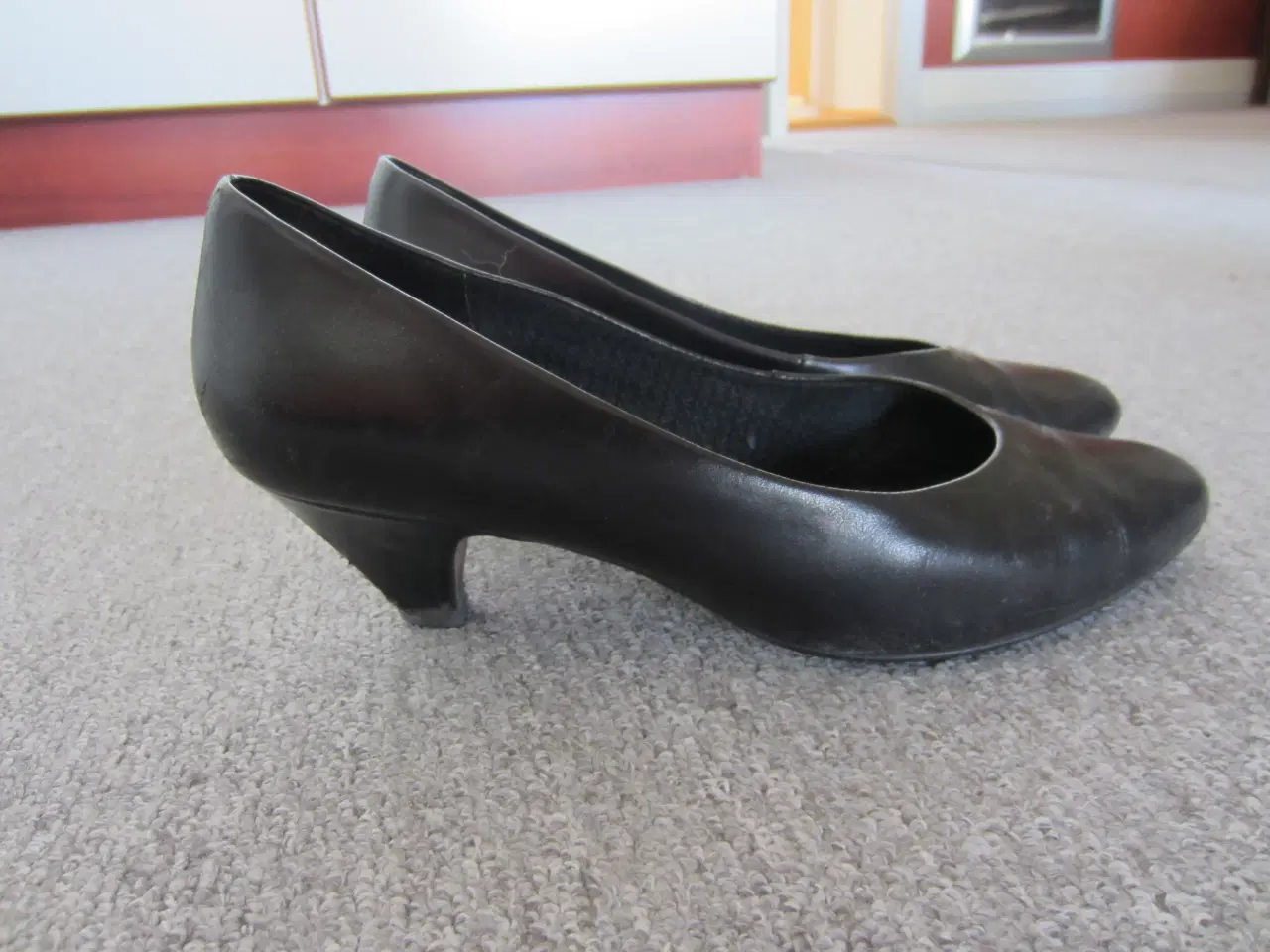 Billede 1 - Fine sorte pumps i str. 37,5 fra Ecco