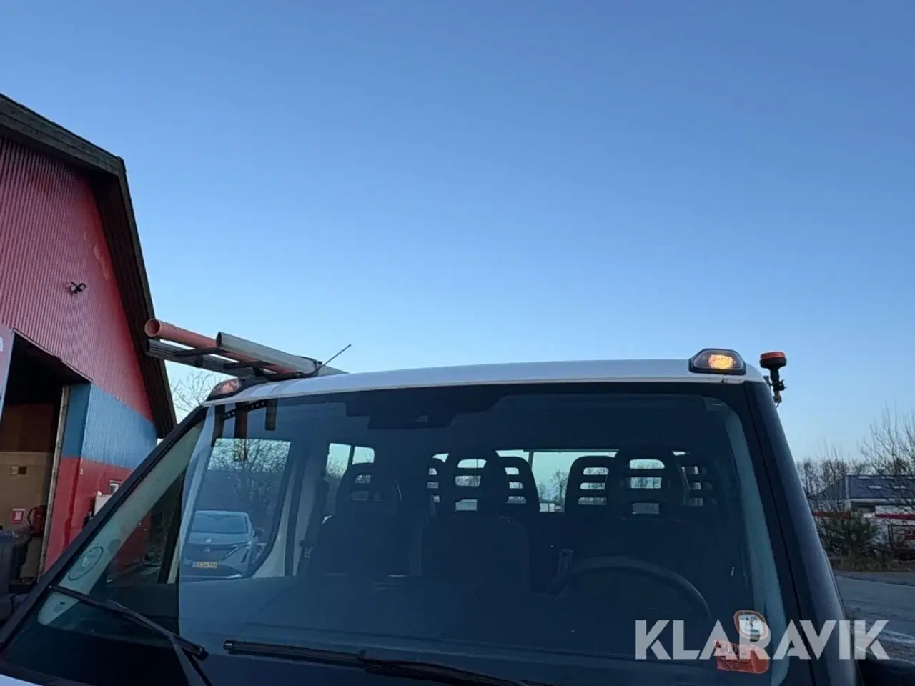 Billede 8 - Mandskabsvogn Iveco 35C15 med lad