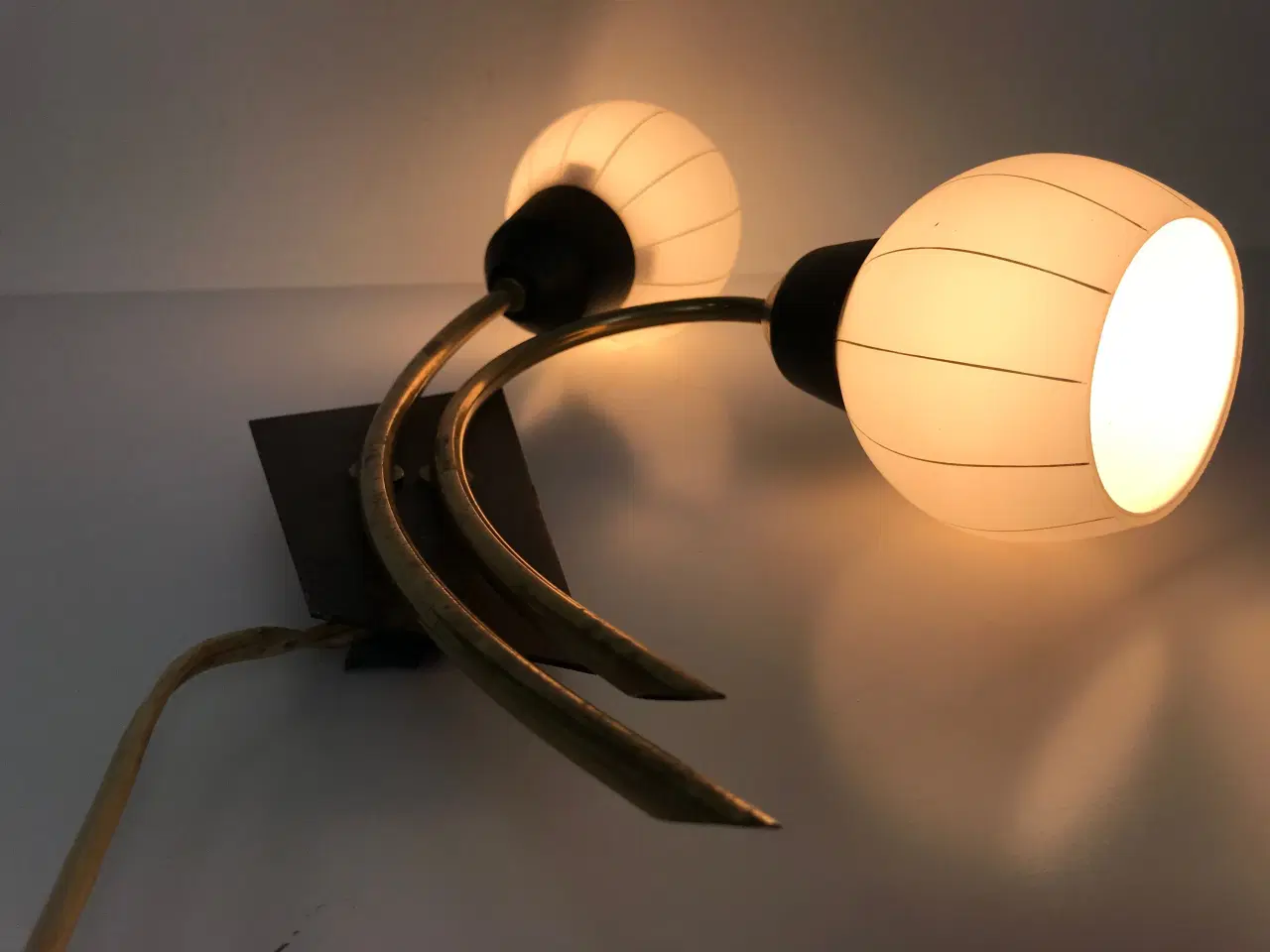 Billede 7 - Vintage væglampe i messing og opalglas