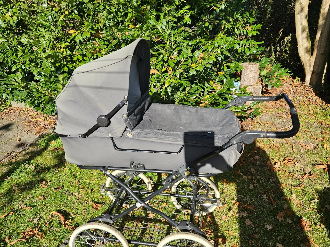 Billede 1 - Barnevogn, ældre, brugt, fungerer fint