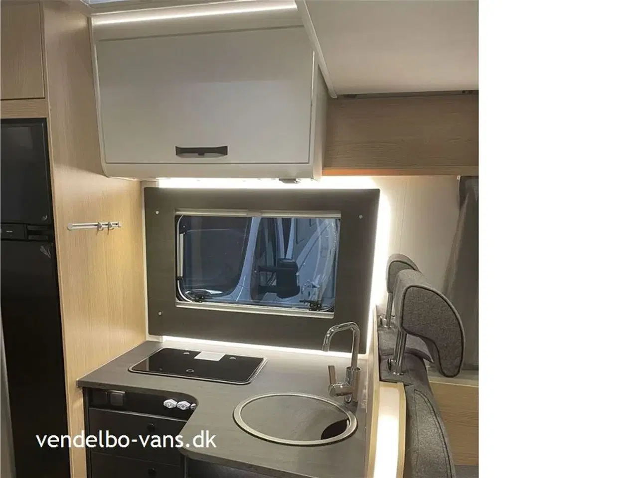 Billede 25 - 2024 - SunLight T 67   Enkeltsenge + hæve/sænkeseng 5.S. sele plads