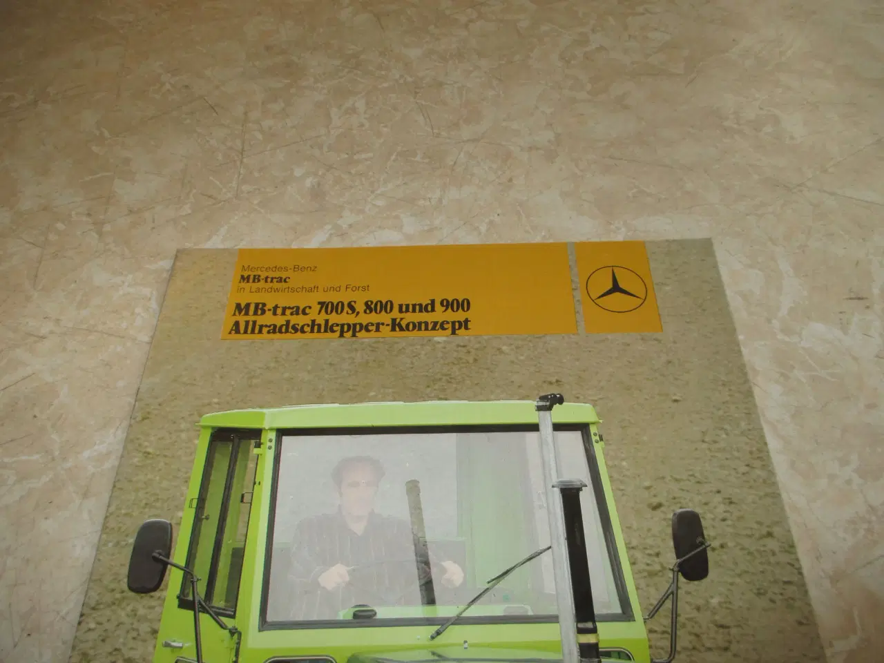Billede 2 - Brochure  Mercedes Traktor