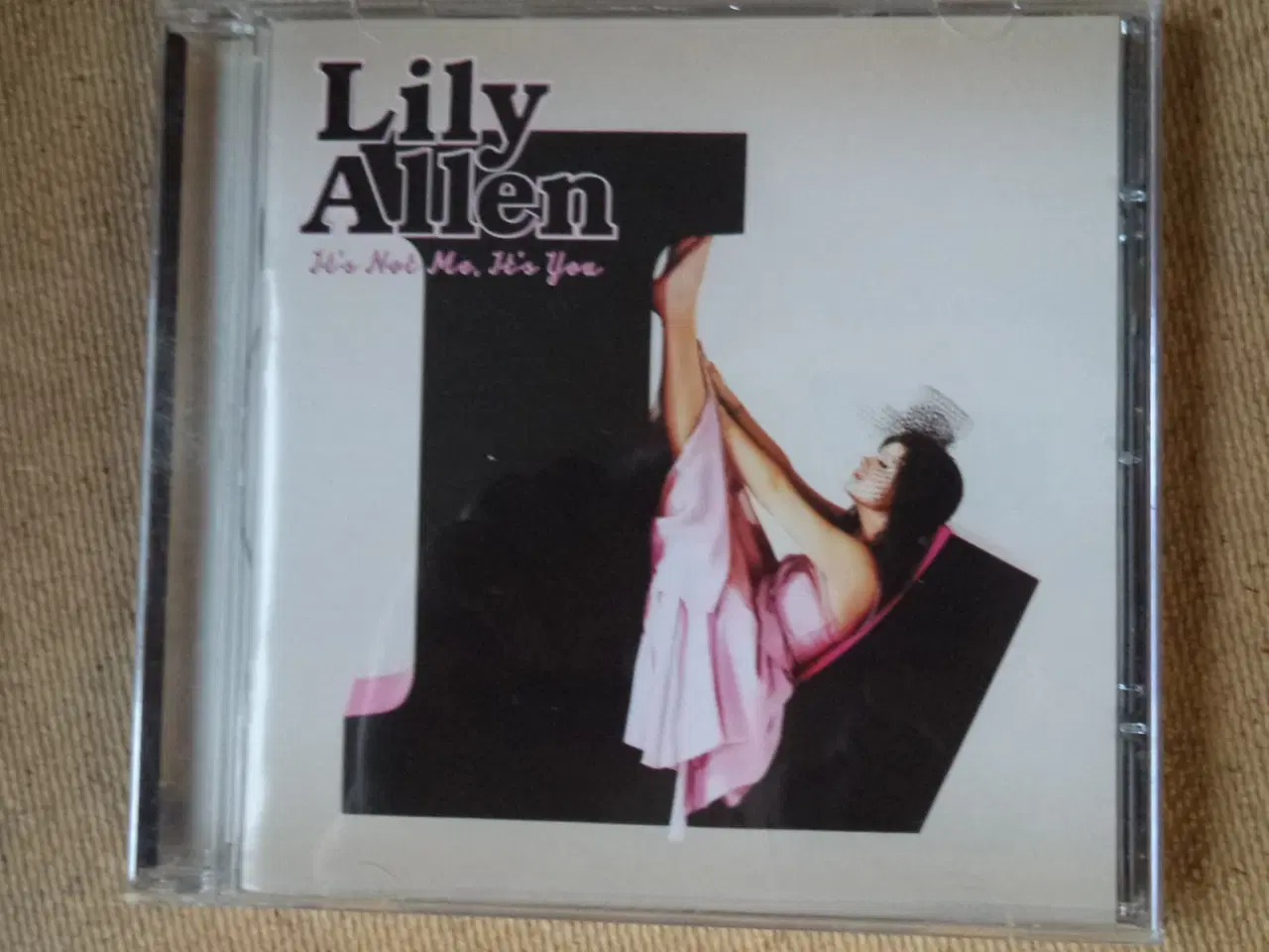 Billede 1 - Lily Allen ** It's Not Me, It's You               