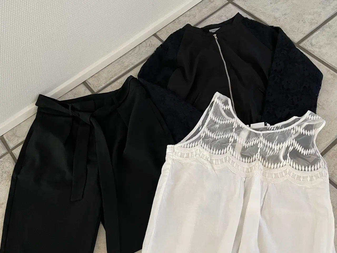 Billede 6 - Nyt dametøj Str.S Pr.Billede 125kr