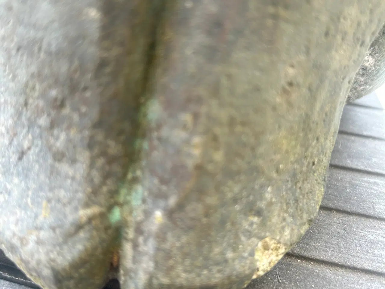 Billede 15 - Skulptur i sten 24 cm høj med grøn patinering
