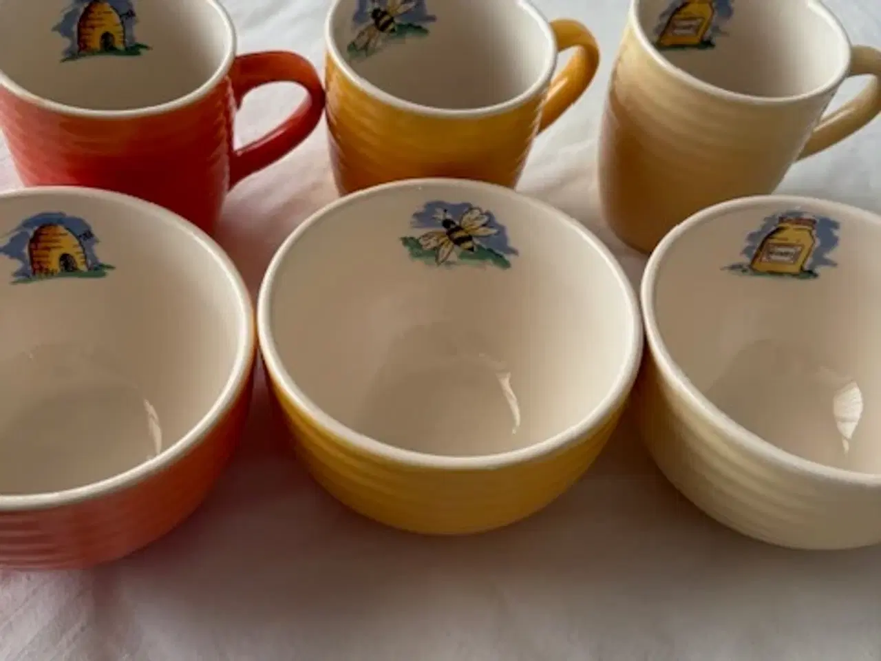 Billede 4 - Krus og Skåle fra Busy Bee England