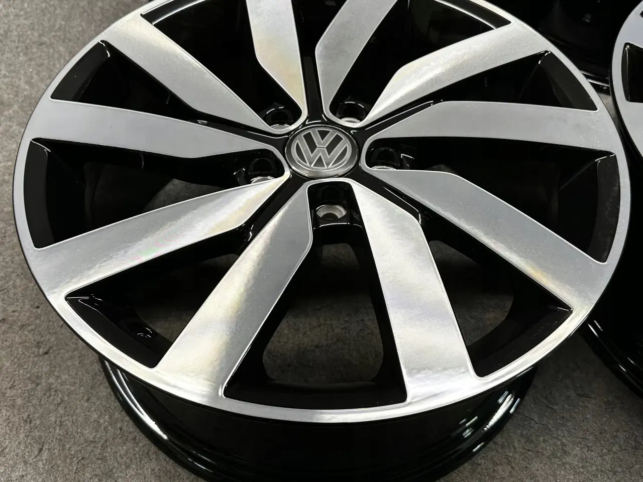 Billede 3 - VW GOLF VII 5G MARSEILLE 18 7.5" x 18" 5x112 ET 51