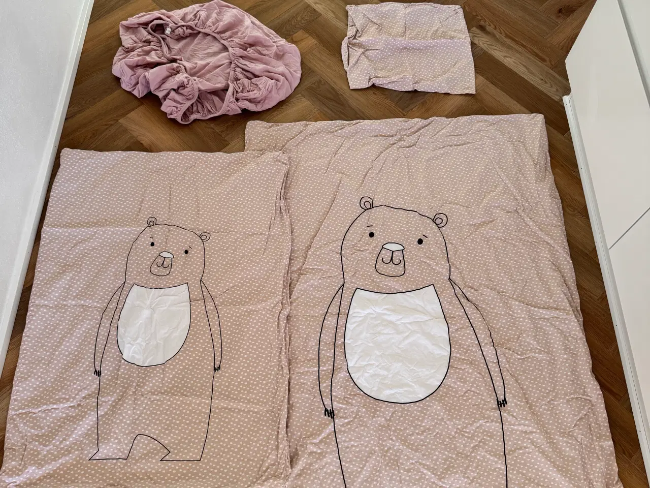 Billede 1 - 2 sæt sengetøj inkl. stræklagen 