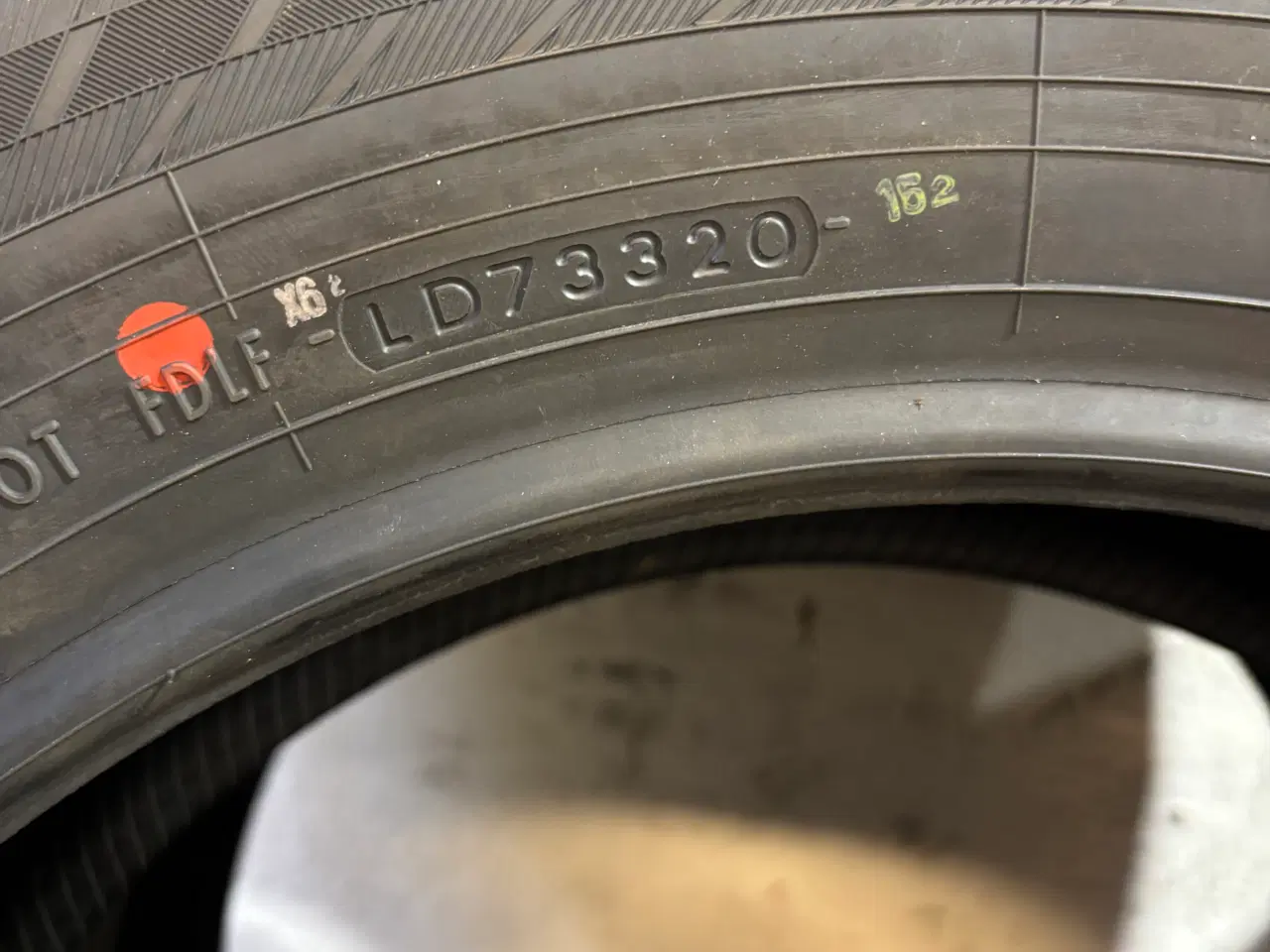 Billede 4 - Vinterdæk Yokohama 215/65-17 