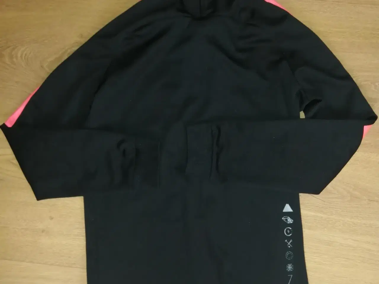 Billede 4 - CR7 RONALDO TRACK TOP, STR. 10-12 ÅR, I FLOT STAND