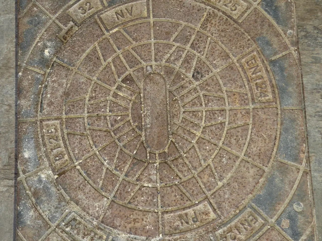 Billede 10 - Brøndgods / kloak - Firkantet fast karm med dæksel