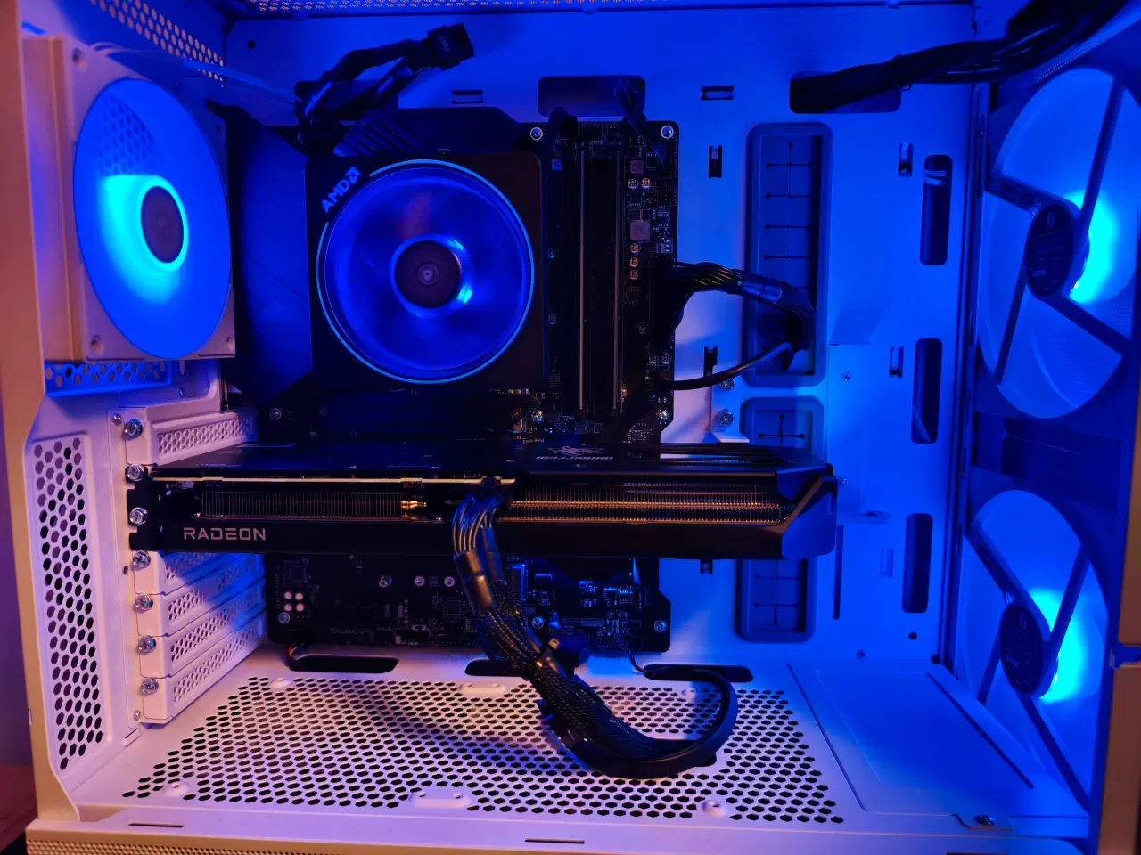 Billede 4 - Nybygget gamer PC, RX 9060 XT 16GB, Ryzen 5500, 16