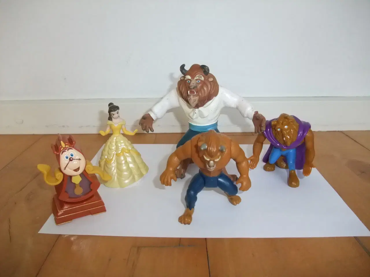 Billede 1 - Skønheden og Udyret Figurer