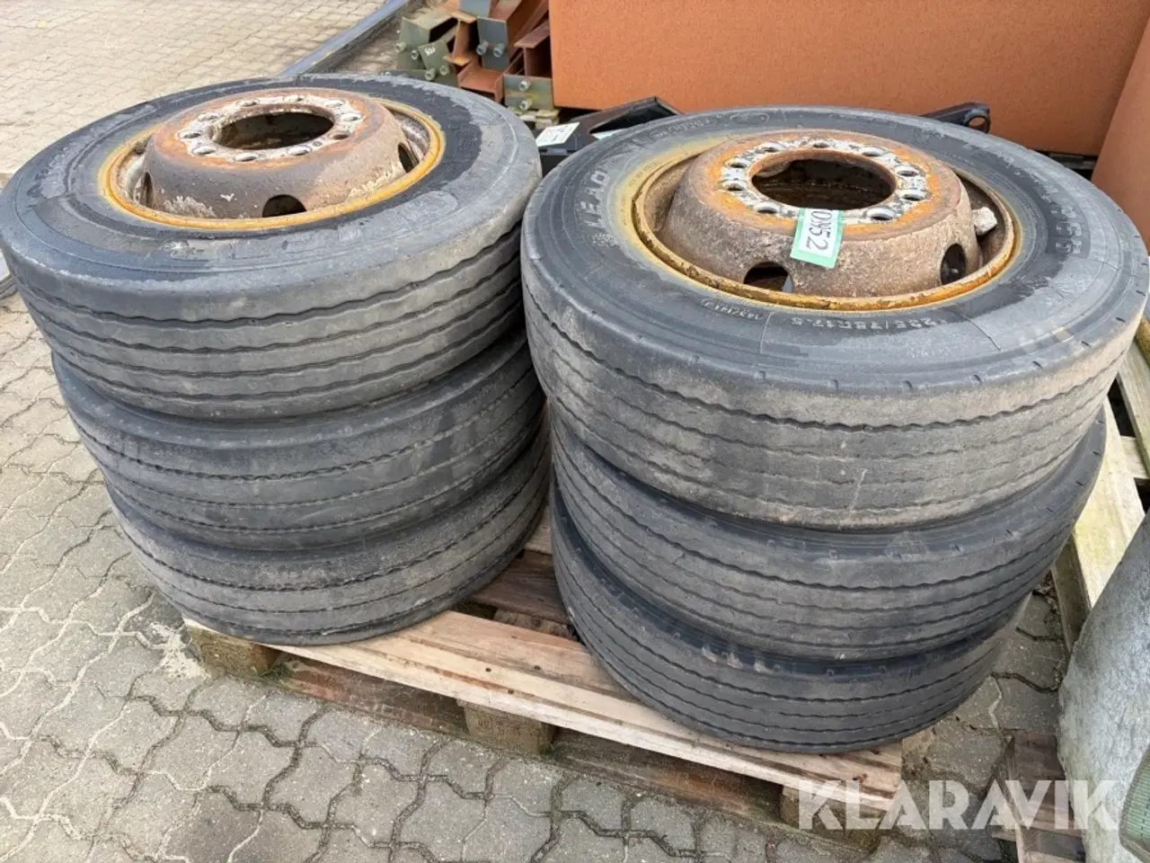 Billede 1 - Dæk med fælg 12 stk