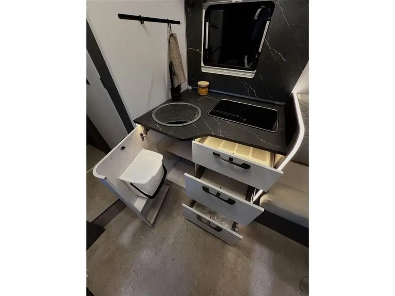 Billede 12 - 2026 - Etrusco I 7400 SBC Scandic Edition   Etrusco by Hymer er Italiensk Elegance og Komfort fra Hinshøj Caravan