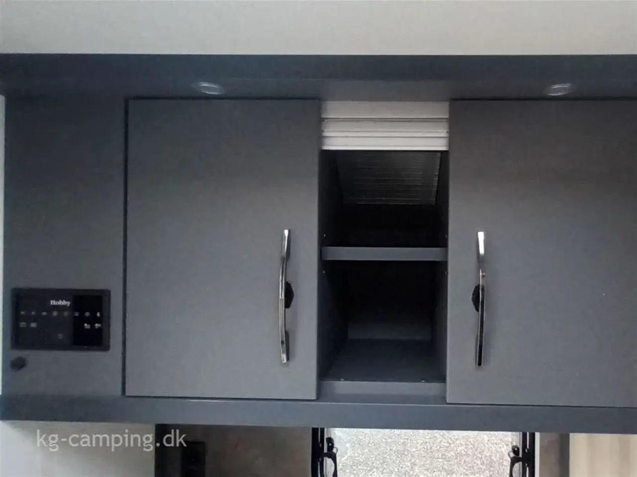 Billede 10 - 2025 - Hobby De Luxe 460 SFf   Populær rejsevogn med fritstående dobbeltseng. Kan opvejes til 1.500 KG.