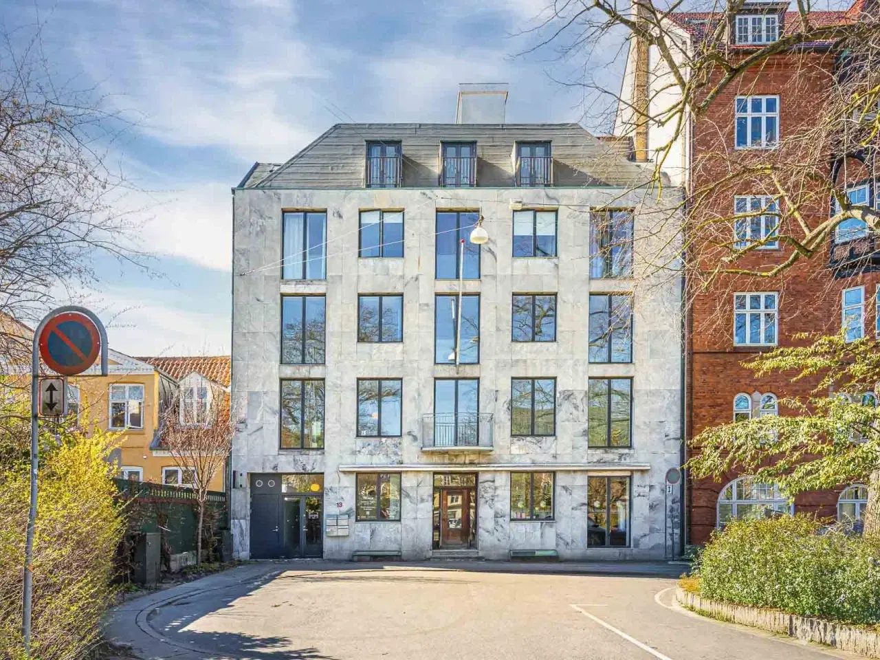 Billede 1 - EKSKLUSIVE LEJEMÅL VED FREDERIKSBERG HAVE KONTOR / KLINIK / SHOWROOM M.M.