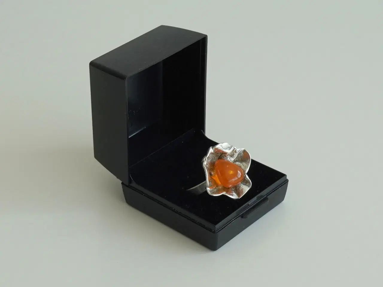 Billede 9 - Sølv ring med rav - str. 58