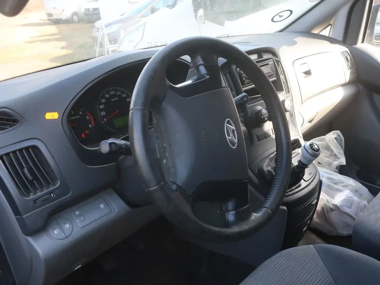 Billede 8 - Varebil HYUNDAI H1 2.5 CRDI KASSEVOGN