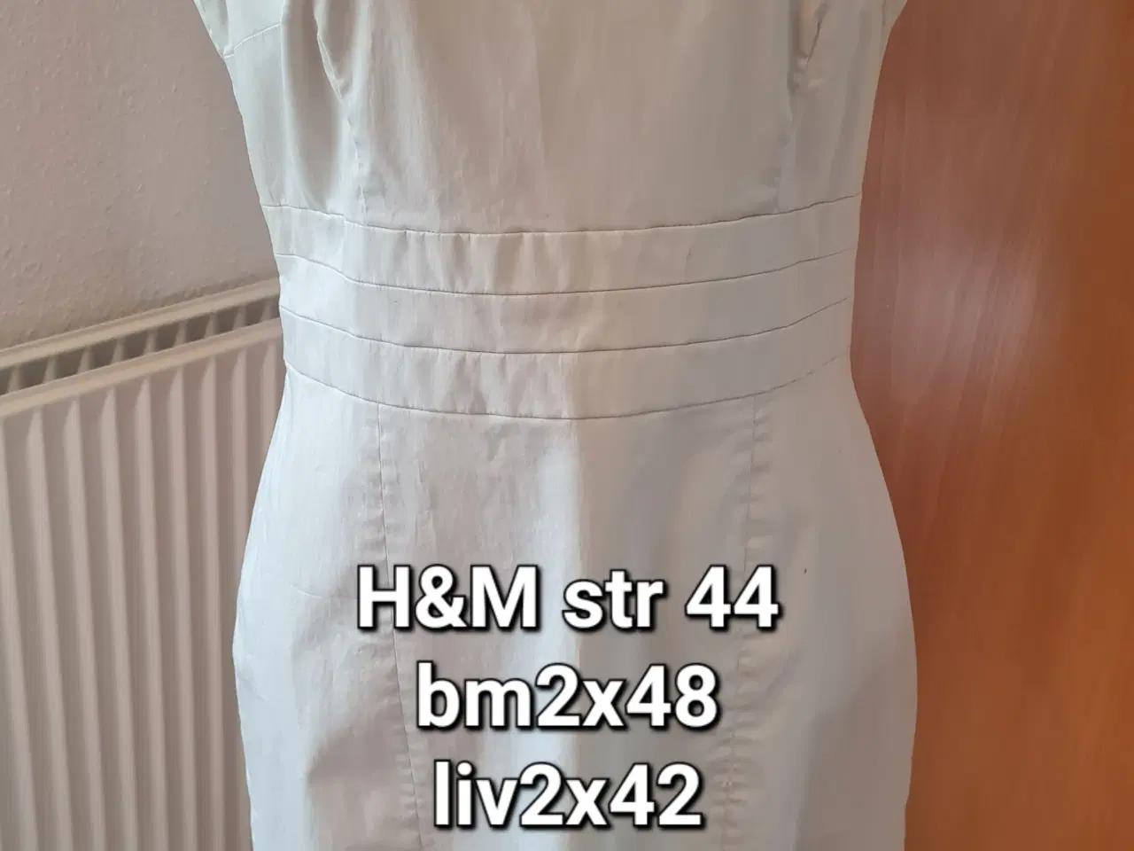 Billede 1 - Kjole str 44 H&M 