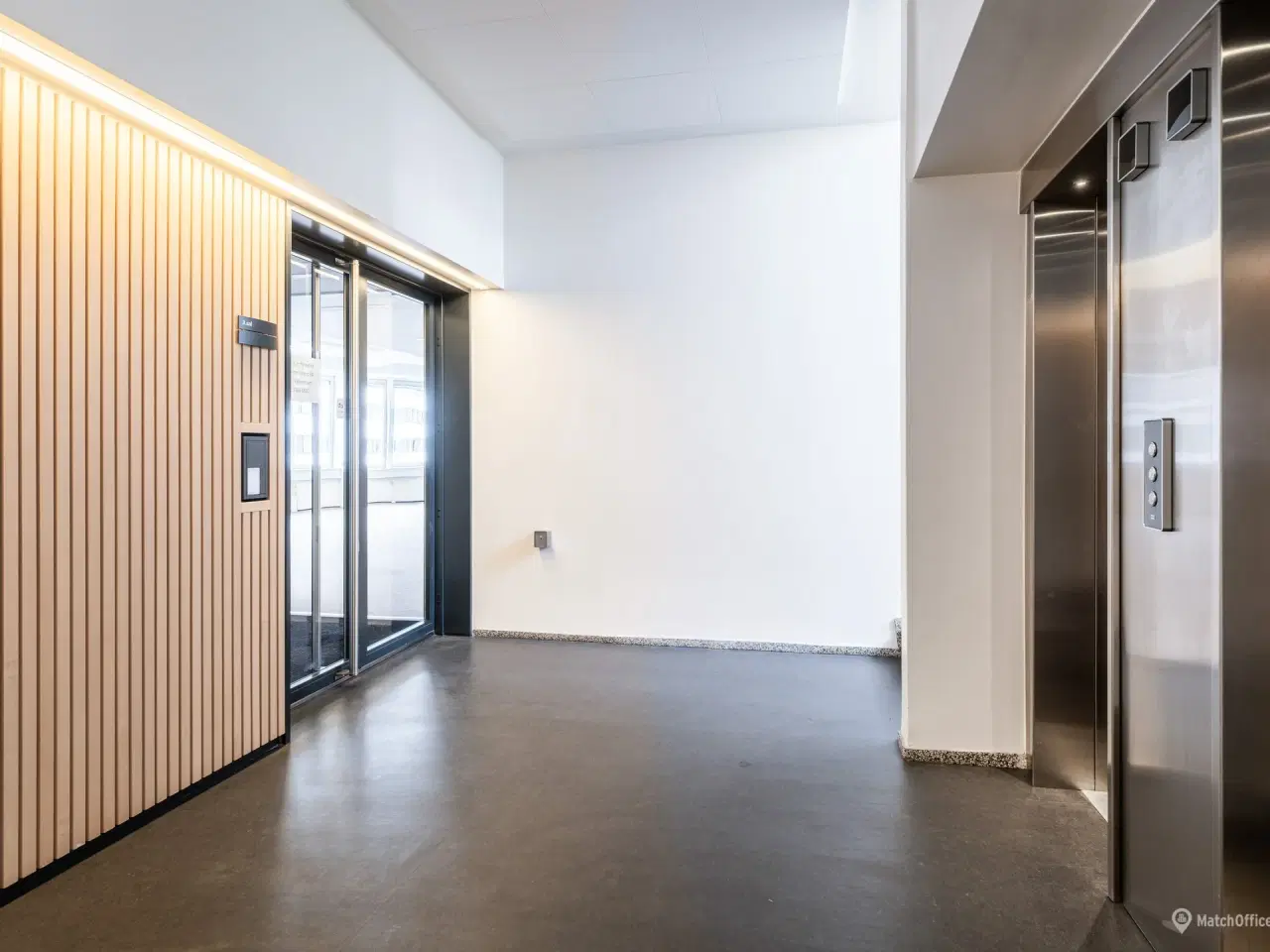 Billede 5 - Centralt og lyst kontorlejemål 50 meter fra metro