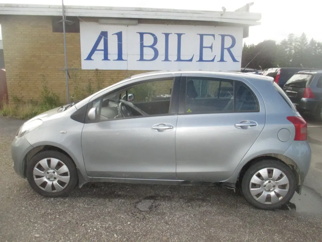 Billede 1 - Toyota Yaris 1,3 Luna