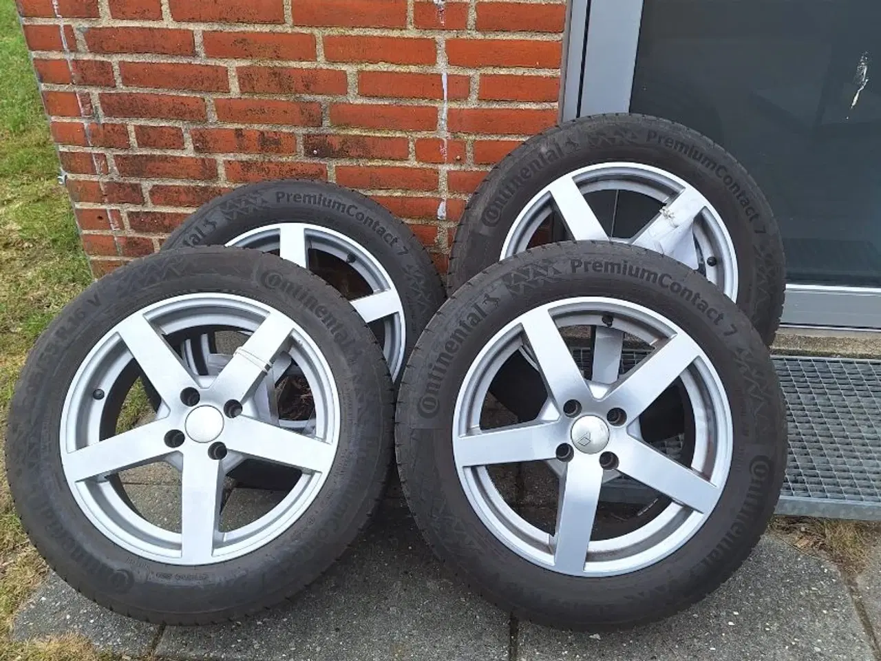Billede 4 - Alufælge med sommerdæk