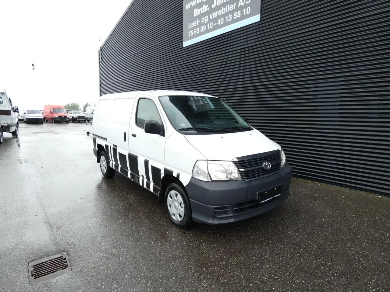 Billede 1 - Toyota HiAce Kort 2,5 D-4D a/c m/komf. 117HK Van