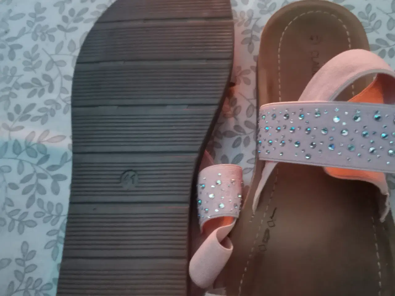 Billede 3 - Sandaler 10 kr