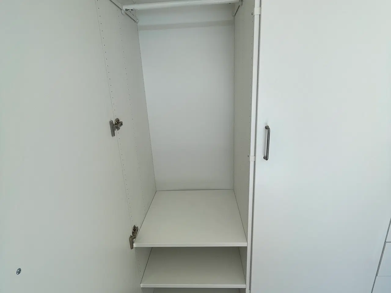 Billede 2 - Garderobeskabs sæt til skråvæg fra Ikea