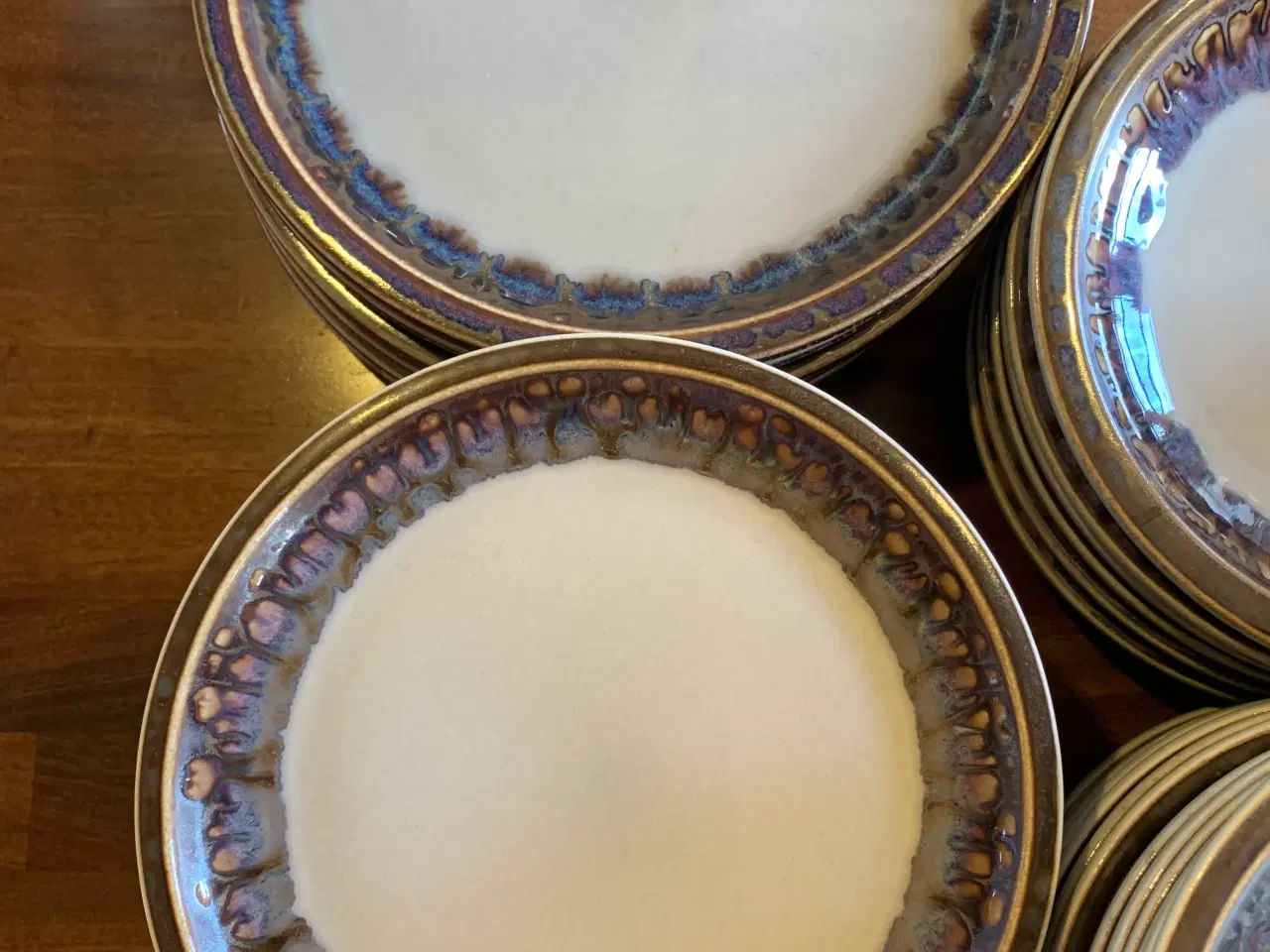 Billede 3 - Tallerkner, kopper og andet sælges