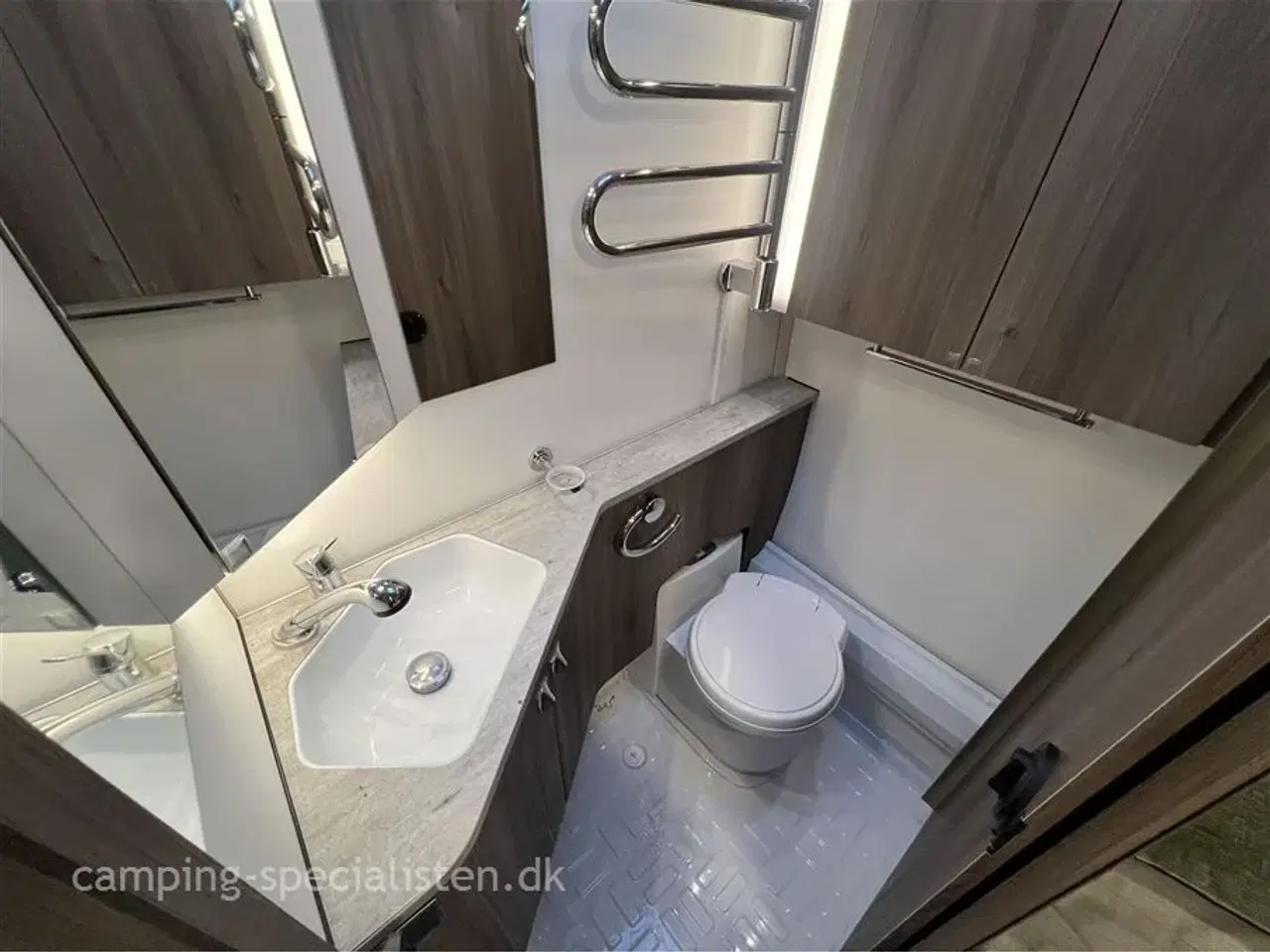 Billede 14 - 2024 - Kabe Briljant 470 XL KS   2024 Kabe 470 Briljant XL KS - Se den nu hos Camping-Specialisten.dk