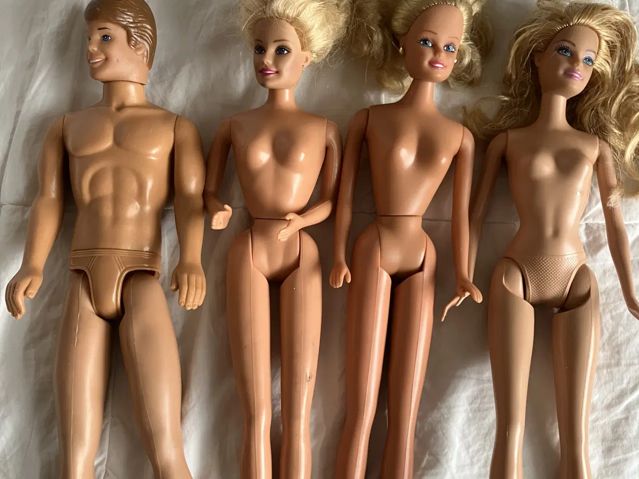 Billede 1 - 3 Babie dukker og 1 Ken