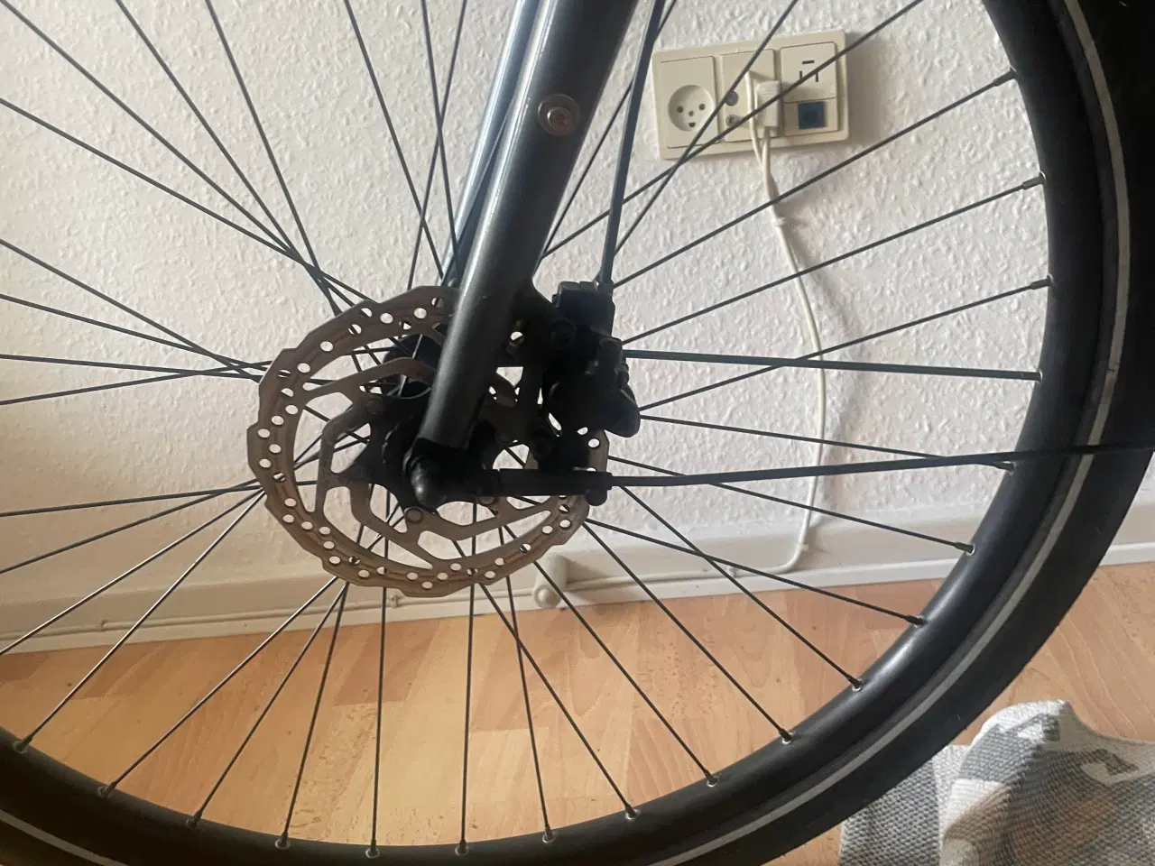 Billede 6 - Elcykel Trek District+ 1C - Grey L (500Wh) 