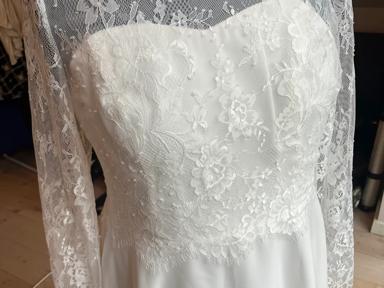 Billede 4 - HELT ny konfirmationskjole